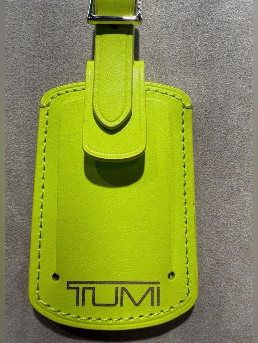 NEW Tumi 3.625” x 2.25” Leather Luggage Name Tag w/ Buckle - LIME GREEN